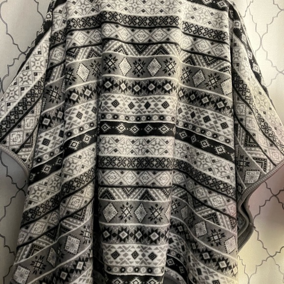 🌸Cuddl Duds Cozy Wrap - Picture 3 of 7